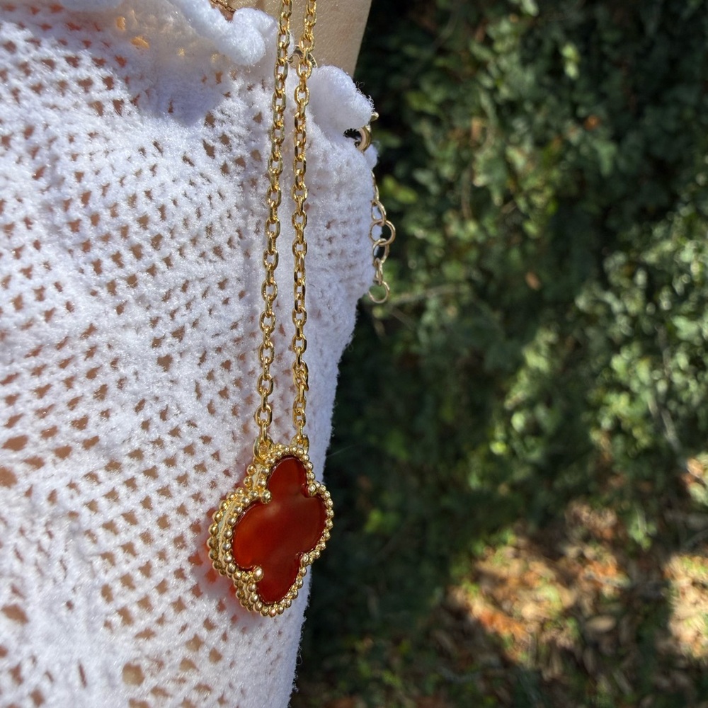 Red Clover Pendant Necklace - Picture 4 of 8